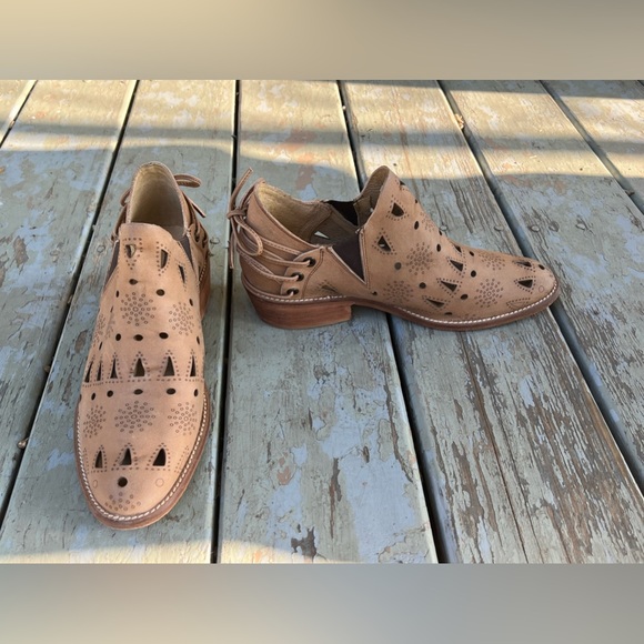 Musse & Cloud "Coolise" Laser Cut Leather Stud and Harness Detail Ankle Boots - Picture 4 of 10